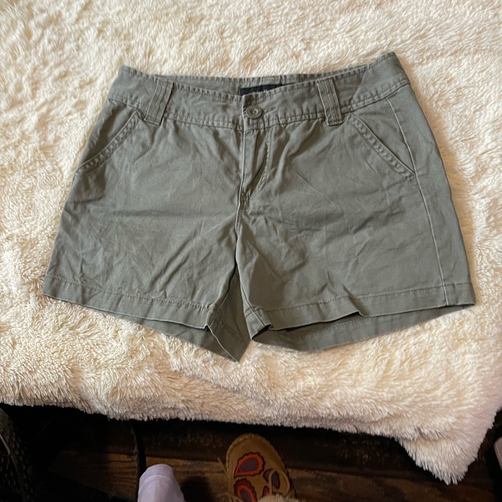 Calvin Klein Jeans Khaki Shorts. EUC